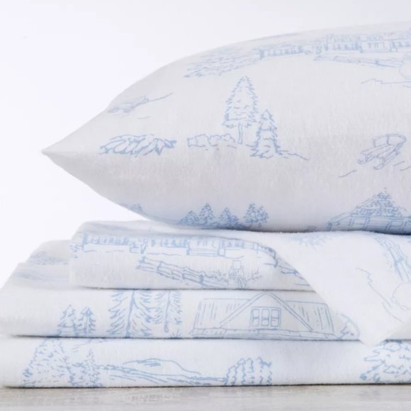 SNOWTOWN Cotton Flannel Sheet Set - Blue/White Toile Holiday QUEEN Size Set - Picture 6 of 6